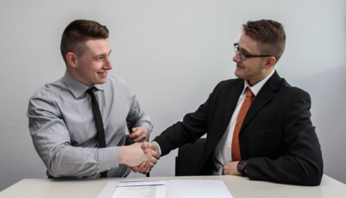 Relationship between CIO and CMO